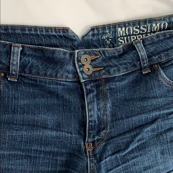 Mossimo Supply co. Shorts - Picture 2 of 4